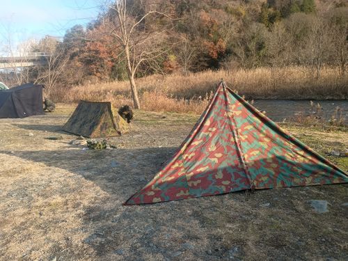 2025年   またしても 雨の軍幕祭り 角田大橋河川敷 ソロキャンプ フリーサイト ウエィダーさんのキャンプブログ CAMPiii（キャンピー） -キャンプ専用SNS キャンプのすべてがここに集まる-