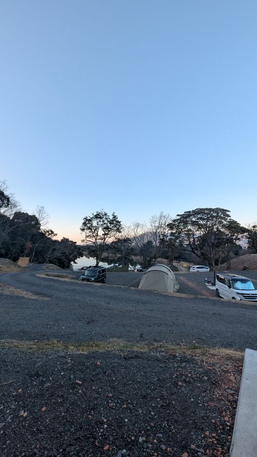 雪が解け　妻が目覚めた　誕生日🎂 FUNAYAMA MOUNTAIN ファミリーキャンプ 区画サイト オートサイト ヒゲキャンさんのキャンプブログ CAMPiii（キャンピー） -キャンプ専用SNS キャンプのすべてがここに集まる-