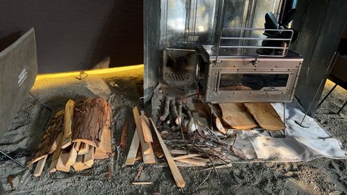 薪ストーブ　初インストール 火剣山キャンプ場 ソロキャンプ フリーサイト 区画サイト KABUTOさんのキャンプブログ CAMPiii（キャンピー） -キャンプ専用SNS キャンプのすべてがここに集まる-