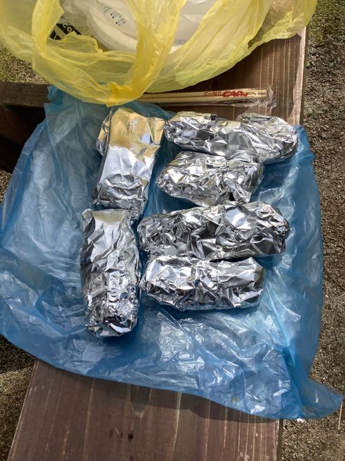 Vol.115 26/NO.05 今年も早速再開初日にお肉焼き焼きに行く‼️ 笛吹小屋キャンプ場 ソロキャンプ 区画サイト 🔥焚き火🔥さんのキャンプブログ CAMPiii（キャンピー） -キャンプ専用SNS キャンプのすべてがここに集まる-