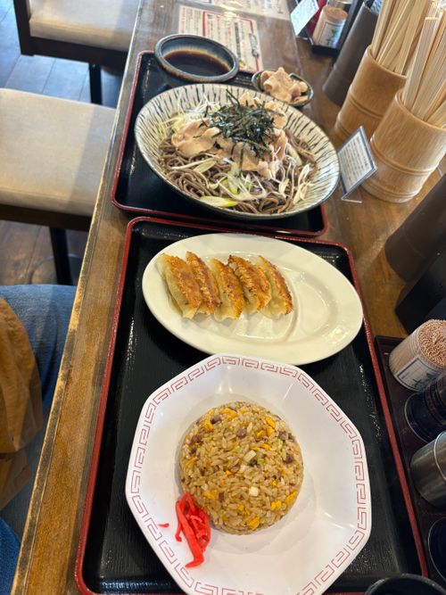 旅する古本屋〜青空下の学舎は本とのご縁を繋ぐ〜 イーレ!はせくら王国 ソロキャンプ 区画サイト オートサイト ぱぱちょさんのキャンプブログ CAMPiii(キャンピー) -キャンプ専用SNS キャンプのすべてがここに集まる-