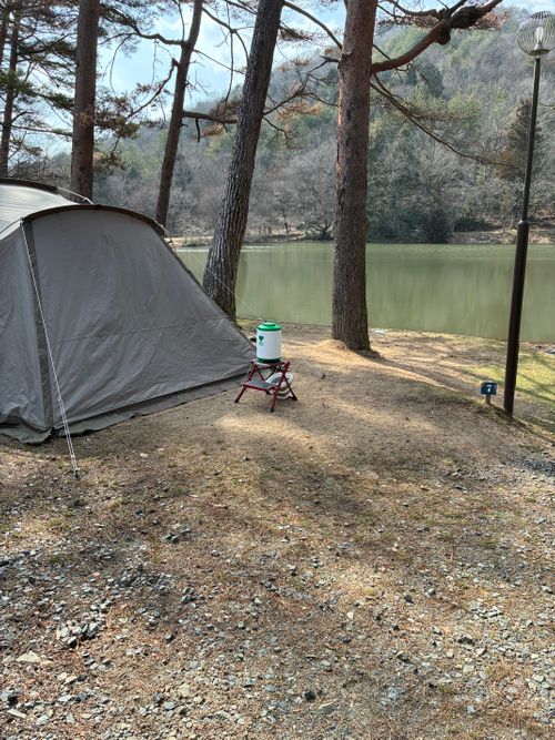 CAMPiii（キャンピー） わいげさんのキャンプブログ 2026年3回目、湖畔キャン🏖️ キャンプ&コテージ フォレスタ広島