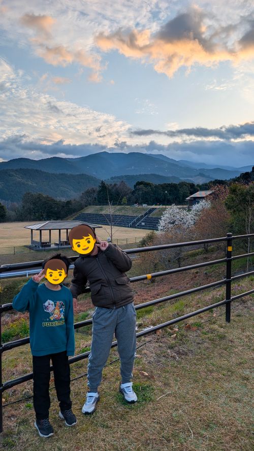 春の熊本でお花見ファミグル🌸🏕️🌸 ゆのまえグリーンパレス ファミリーキャンプ グループキャンプ 区画サイト オートサイト ヒゲキャンさんのキャンプブログ CAMPiii（キャンピー） -キャンプ専用SNS キャンプのすべてがここに集まる-