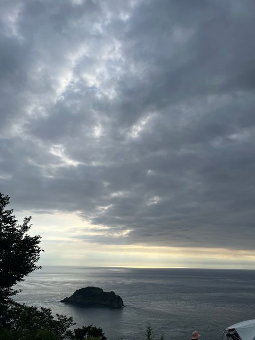 海に落ちる夕日が見れた🌅やっぱり最高キャンプ 南伊豆キャンピングテラス ファミリーキャンプ 区画サイト Izumiさんのキャンプブログ CAMPiii（キャンピー） -キャンプ専用SNS キャンプのすべてがここに集まる-