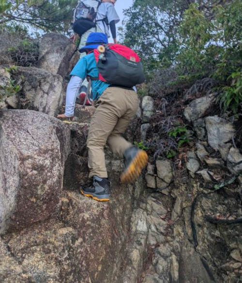 電車で行く🚃サウナキャンプ＆朝駆け登山の旅 Relax Village グループキャンプ 区画サイト NATSUさんのキャンプブログ CAMPiii（キャンピー） -キャンプ専用SNS キャンプのすべてがここに集まる-