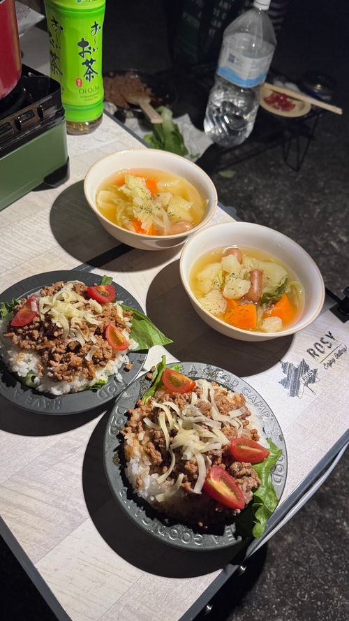 霜月最高のスタートキャンプ🫶 グランピングKAWASAKI懐かしの森 ファミリーキャンプ 区画サイト オートサイト はるかさんのキャンプブログ CAMPiii（キャンピー） -キャンプ専用SNS キャンプのすべてがここに集まる-