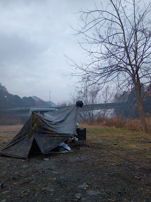 2025年   またしても 雨の軍幕祭り 角田大橋河川敷 ソロキャンプ フリーサイト ウエィダーさんのキャンプブログ CAMPiii（キャンピー） -キャンプ専用SNS キャンプのすべてがここに集まる-