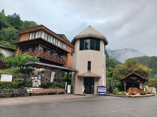温泉を楽しみ、御岳と乗鞍を望む標高1400mの絶景キャンプで秋を食らう【Day1】寒い(*_*; N.A.O.高山すずらん高原キャンプ場 ファミリーキャンプ オートサイト キャンピングカー vios outdoor'sさんのキャンプブログ CAMPiii(キャンピー) -キャンプ専用SNS キャンプのすべてがここに集まる-