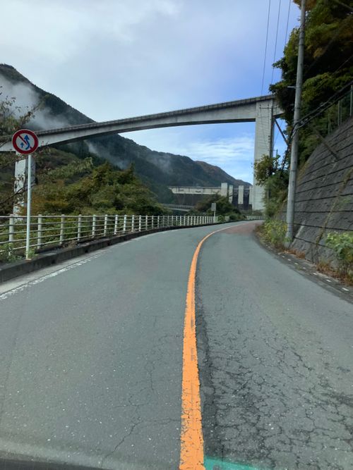 Vol.105 25/NO.24 笛吹小屋キャンプ場〜中津峡〜〆ホルモン屋‼️ 笛吹小屋キャンプ場 ソロキャンプ 区画サイト 🔥焚き火🔥さんのキャンプブログ CAMPiii(キャンピー) -キャンプ専用SNS キャンプのすべてがここに集まる-