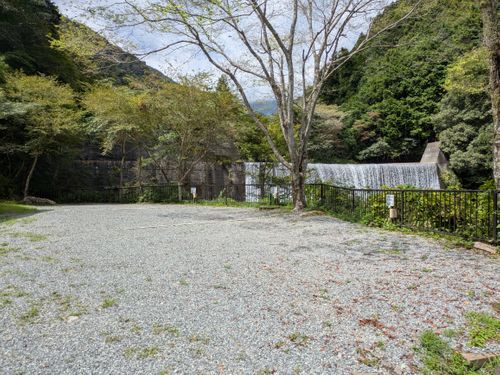 滝の迫力◎!川遊びも満喫!アットホームなキャンプ場 山水徳間の里キャンプ場 ファミリーキャンプ 区画サイト ひなはるさんのキャンプブログ CAMPiii(キャンピー) -キャンプ専用SNS キャンプのすべてがここに集まる-