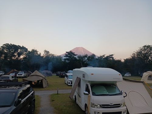 富士山まる出しの秋キャンプ 朝霧Camp Base そらいろキャンプ場（フリーサイト・区画サイト・電源区画サイト） ファミリーキャンプ 区画サイト キャンピングカー vios outdoor'sさんのキャンプブログ CAMPiii（キャンピー） -キャンプ専用SNS キャンプのすべてがここに集まる-