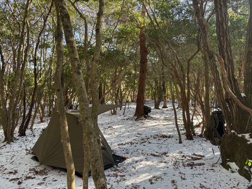 残雪中キャンプ PICA富士西湖 ソロキャンプ 区画サイト フリーサイト まっつんさんのキャンプブログ CAMPiii（キャンピー） -キャンプ専用SNS キャンプのすべてがここに集まる-