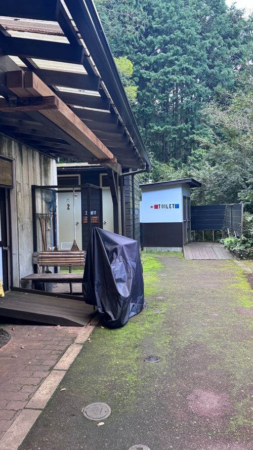 霜月最高のスタートキャンプ🫶 グランピングKAWASAKI懐かしの森 ファミリーキャンプ 区画サイト オートサイト はるかさんのキャンプブログ CAMPiii（キャンピー） -キャンプ専用SNS キャンプのすべてがここに集まる-