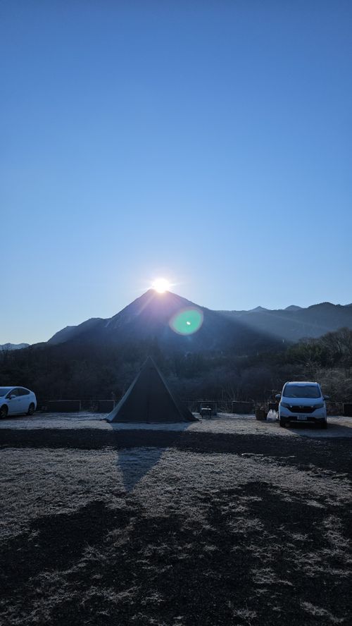 コスモキュランダ ともえ川Park ソロキャンプ グループキャンプ 区画サイト オートサイト IZUIZUさんのキャンプブログ CAMPiii（キャンピー） -キャンプ専用SNS キャンプのすべてがここに集まる-