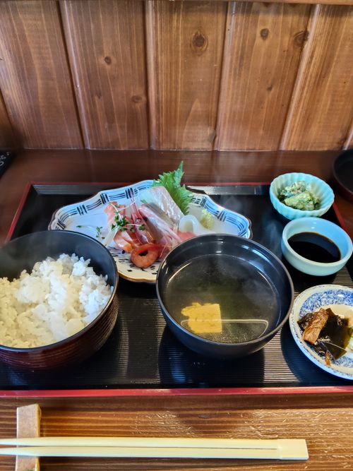 強風でお試しタープ 青柳浜キャンプ場 ソロキャンプ 区画サイト おっとまんSさんのキャンプブログ CAMPiii（キャンピー） -キャンプ専用SNS キャンプのすべてがここに集まる-