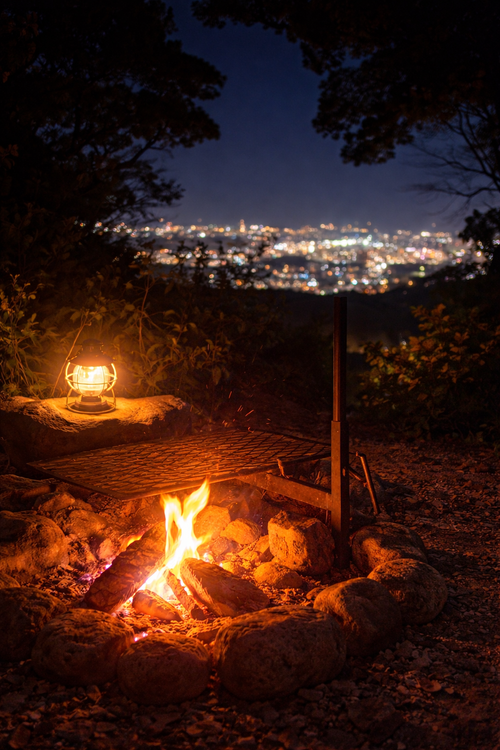 夜景キャンプ レムブラン ベース キャンプ ソロキャンプ 区画サイト BEGINNER　CAMPER　Kさんのキャンプブログ CAMPiii（キャンピー） -キャンプ専用SNS キャンプのすべてがここに集まる-