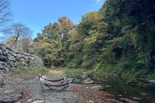 おすすめのキャンプ場 Fujioka BASE リバーサイド ソロキャンプ 区画サイト YUANさんのキャンプブログ CAMPiii（キャンピー） -キャンプ専用SNS キャンプのすべてがここに集まる-