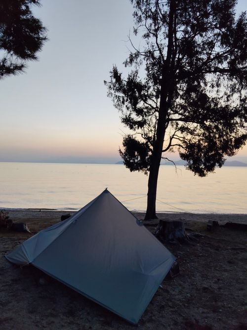 強風でお試しタープ 青柳浜キャンプ場 ソロキャンプ 区画サイト おっとまんSさんのキャンプブログ CAMPiii（キャンピー） -キャンプ専用SNS キャンプのすべてがここに集まる-