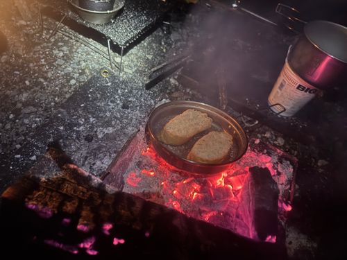 春の夏日キャンプ 丸火自然公園グリーンキャンプ場 ソロキャンプ 区画サイト まっつんさんのキャンプブログ CAMPiii（キャンピー） -キャンプ専用SNS キャンプのすべてがここに集まる-