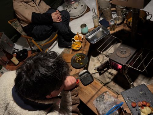 大人だけど雪遊び全振りキャンプ⛄️❄️🗿 白川郷ひらせ温泉キャンプサイト グループキャンプ フリーサイト ぐうたら夫婦さんのキャンプブログ CAMPiii（キャンピー） -キャンプ専用SNS キャンプのすべてがここに集まる-