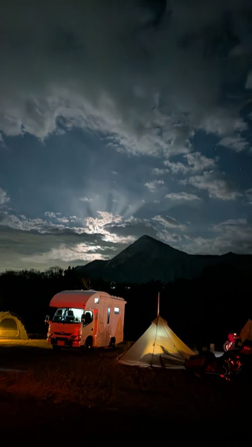 山散歩キャンプ ともえ川Park グループキャンプ 区画サイト オートサイト IZUIZUさんのキャンプブログ CAMPiii（キャンピー） -キャンプ専用SNS キャンプのすべてがここに集まる-