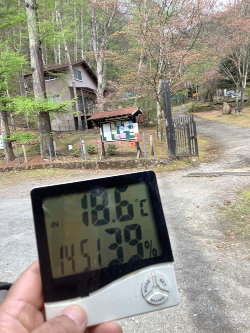 Vol.115 26/NO.05 今年も早速再開初日にお肉焼き焼きに行く‼️ 笛吹小屋キャンプ場 ソロキャンプ 区画サイト 🔥焚き火🔥さんのキャンプブログ CAMPiii（キャンピー） -キャンプ専用SNS キャンプのすべてがここに集まる-