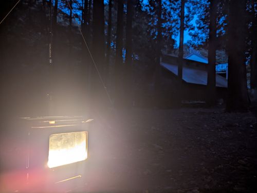 新幕試し張りソロ クアハウス山小屋 ソロキャンプ 区画サイト 週末スナフキンさんのキャンプブログ CAMPiii(キャンピー) -キャンプ専用SNS キャンプのすべてがここに集まる-