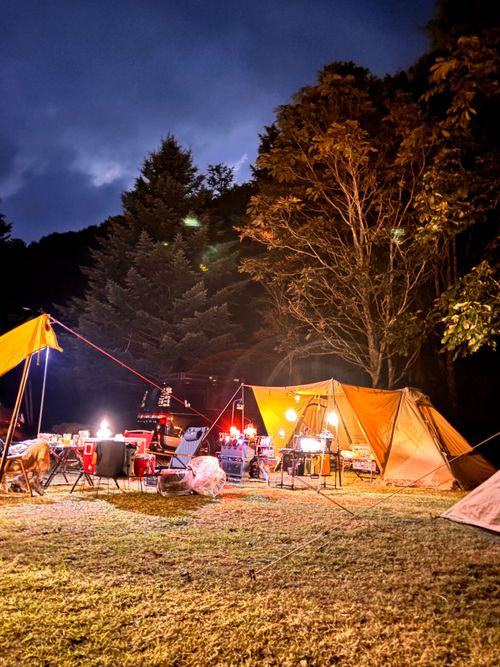 真夏の避暑キャンプ。 WASAMATA HUTTE グループキャンプ 区画サイト オートサイト あやぴーさんのキャンプブログ CAMPiii(キャンピー) -キャンプ専用SNS キャンプのすべてがここに集まる-