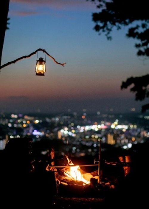 ゲリラ豪雨に負けず都会の夜景を見下ろすキャンプ場で楽しむおじおばうさキャン△ in レムブランベースキャンプ 〜 CAMP NO.150 レムブラン ベース キャンプ ファミリーキャンプ グループキャンプ 区画サイト おじキャン△さんのキャンプブログ CAMPiii(キャンピー) -キャンプ専用SNS キャンプのすべてがここに集まる-