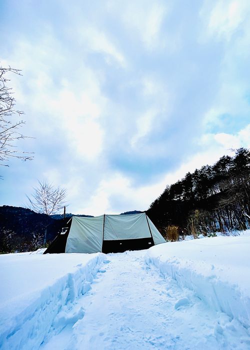 念願の雪中⛄️おじおばうさキャン△ in 板木まきばの里キャンプ場 〜 CAMP NO.173 小板まきばの里キャンプ場 ファミリーキャンプ グループキャンプ 区画サイト おじキャン△さんのキャンプブログ CAMPiii（キャンピー） -キャンプ専用SNS キャンプのすべてがここに集まる-