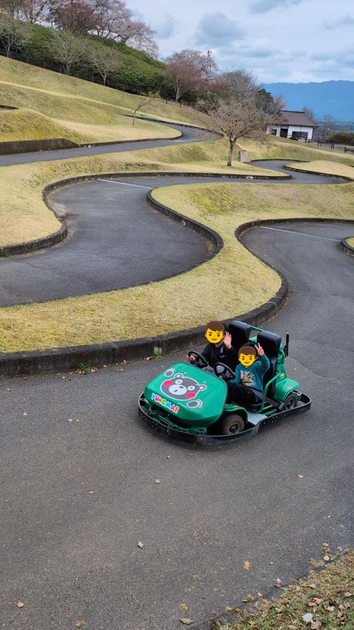 春の熊本でお花見ファミグル🌸🏕️🌸 ゆのまえグリーンパレス ファミリーキャンプ グループキャンプ 区画サイト オートサイト ヒゲキャンさんのキャンプブログ CAMPiii（キャンピー） -キャンプ専用SNS キャンプのすべてがここに集まる-