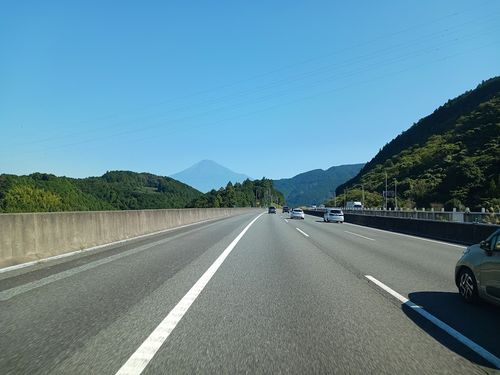 富士山まる出しの秋キャンプ 朝霧Camp Base そらいろキャンプ場（フリーサイト・区画サイト・電源区画サイト） ファミリーキャンプ 区画サイト キャンピングカー vios outdoor'sさんのキャンプブログ CAMPiii（キャンピー） -キャンプ専用SNS キャンプのすべてがここに集まる-