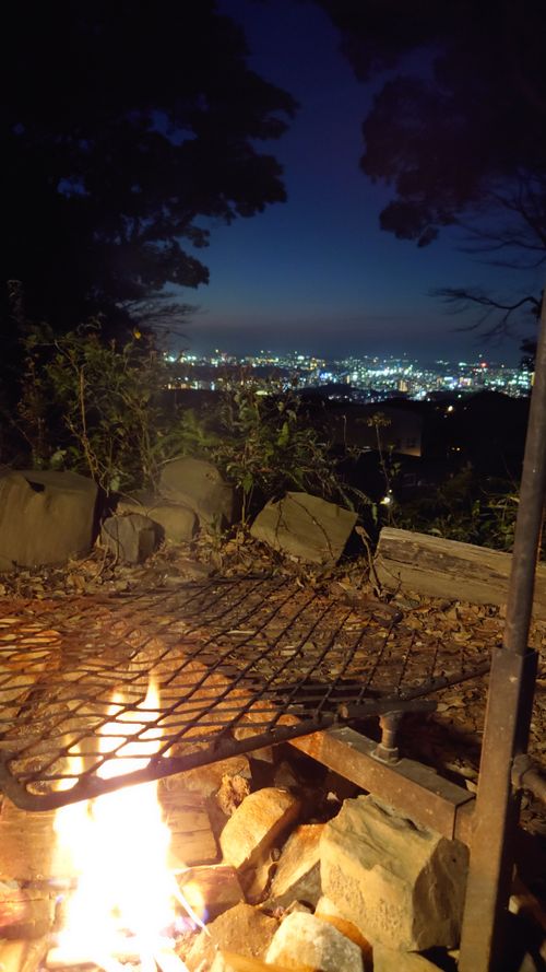 夜景キャンプ レムブラン ベース キャンプ ソロキャンプ 区画サイト BEGINNER　CAMPER　Kさんのキャンプブログ CAMPiii（キャンピー） -キャンプ専用SNS キャンプのすべてがここに集まる-