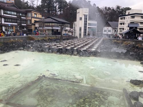 草津温泉で車中泊 湯畑観光駐車場 ファミリーキャンプ キャンピングカー ヒロアキングさんのキャンプブログ CAMPiii（キャンピー） -キャンプ専用SNS キャンプのすべてがここに集まる-