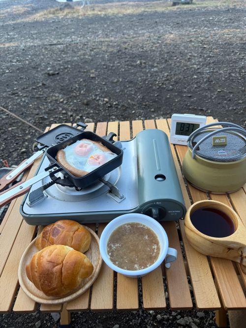 憧れの湖畔キャンプ 本栖レークサイドキャンプ場 ソロキャンプ 区画サイト オートサイト ちはみなさんのキャンプブログ CAMPiii（キャンピー） -キャンプ専用SNS キャンプのすべてがここに集まる-