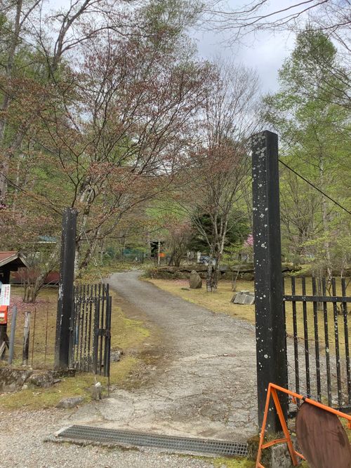 Vol.115 26/NO.05 今年も早速再開初日にお肉焼き焼きに行く‼️ 笛吹小屋キャンプ場 ソロキャンプ 区画サイト 🔥焚き火🔥さんのキャンプブログ CAMPiii（キャンピー） -キャンプ専用SNS キャンプのすべてがここに集まる-