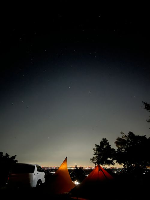 夜景と星空と&hellip;焚き火🔥 尾高高原キャンプ場 ファミリーキャンプ 区画サイト オートサイト hiyryushoさんのキャンプブログ CAMPiii（キャンピー） -キャンプ専用SNS キャンプのすべてがここに集まる-