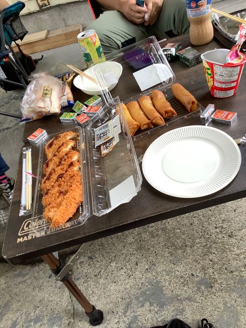 Vol.118 26/NO.08 生憎の雨の中でも倉庫でやった恒例のBBQ会‼️ ソロキャンプ 🔥焚き火🔥さんのキャンプブログ CAMPiii（キャンピー） -キャンプ専用SNS キャンプのすべてがここに集まる-