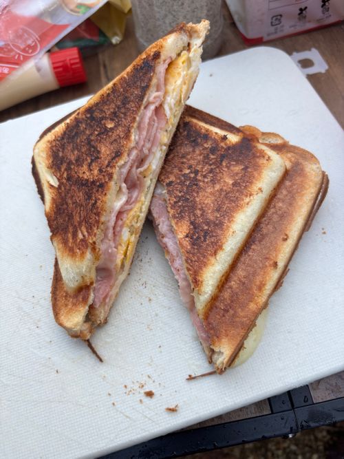 ホッ！とステイまんのう 国営讃岐まんのう公園 グループキャンプ 区画サイト レッドロビンさんのキャンプブログ CAMPiii（キャンピー） -キャンプ専用SNS キャンプのすべてがここに集まる-