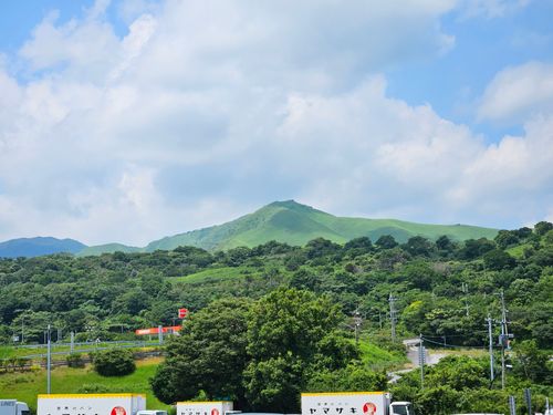 カーナビに翻弄され2時間迷走し、3度の行き止まりに負けず辿り着いた場所は絶景だった 四季見原すこやかの森キャンプ場 ソロキャンプ 区画サイト 三代目とっしぃさんのキャンプブログ CAMPiii（キャンピー） -キャンプ専用SNS キャンプのすべてがここに集まる-