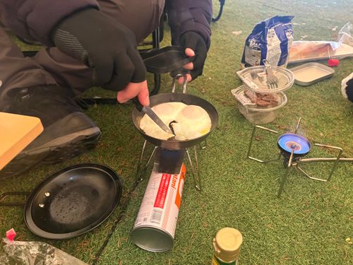 愛すべき同僚達とキャンプ🏕️初心者も安心 HOSOMINE BASE 細峯ベース グループキャンプ 区画サイト ぱぱちょさんのキャンプブログ CAMPiii（キャンピー） -キャンプ専用SNS キャンプのすべてがここに集まる-