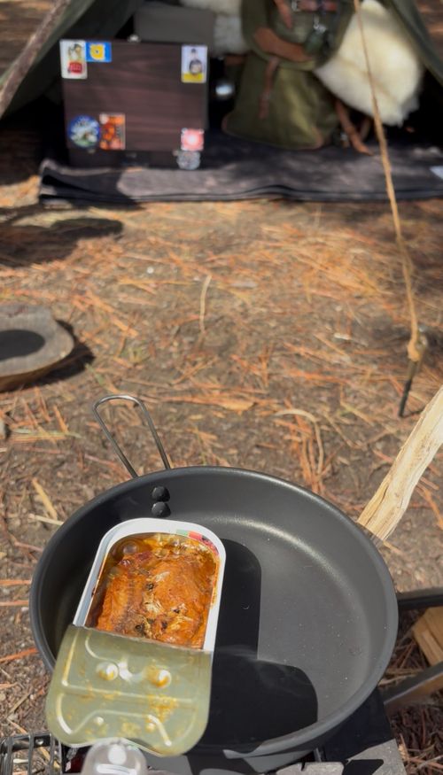 ポ軍🇵🇱🪖camp🏕️🔥で永谷園🥫と鰯の缶詰🐟 小松海岸 ソロキャンプ フリーサイト camping roll♪さんのキャンプブログ CAMPiii（キャンピー） -キャンプ専用SNS キャンプのすべてがここに集まる-