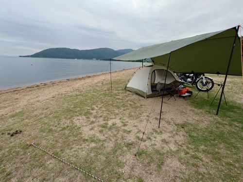 琵琶湖湖畔キャンツー 白浜荘オートキャンプ場 グループキャンプ 区画サイト おかずさんのキャンプブログ CAMPiii（キャンピー） -キャンプ専用SNS キャンプのすべてがここに集まる-