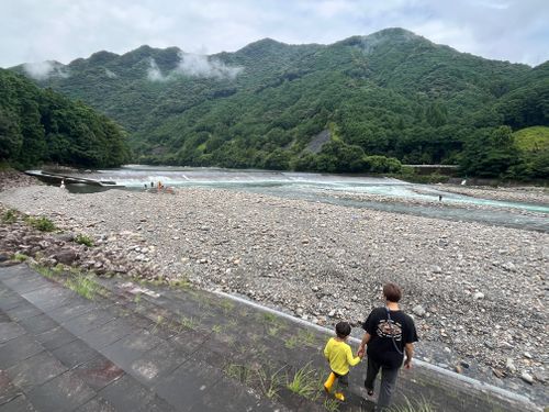 ずっと雨で川遊びできずの海山キャンプ キャンプinn海山 ファミリーキャンプ 区画サイト オートサイト ヨスケサンバジャロさんのキャンプブログ CAMPiii（キャンピー） -キャンプ専用SNS キャンプのすべてがここに集まる-