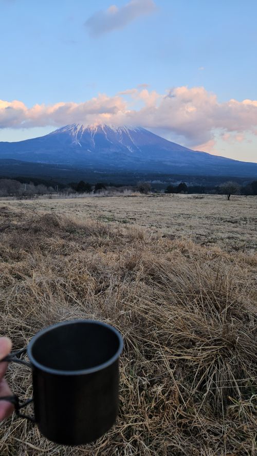 ブラックしゅーたん 富士高原トマトフィールド グループキャンプ フリーサイト オートサイト IZUIZUさんのキャンプブログ CAMPiii（キャンピー） -キャンプ専用SNS キャンプのすべてがここに集まる-