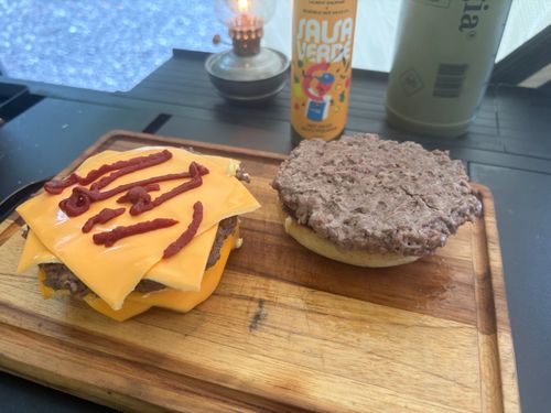 ７月キャンプ⛺️クアドラプルチーズ🧀ダブルパティ200g🍔 毛呂山町ゆずの里オートキャンプ場 ソロキャンプ 区画サイト オートサイト boorishcamperさんのキャンプブログ CAMPiii（キャンピー） -キャンプ専用SNS キャンプのすべてがここに集まる-