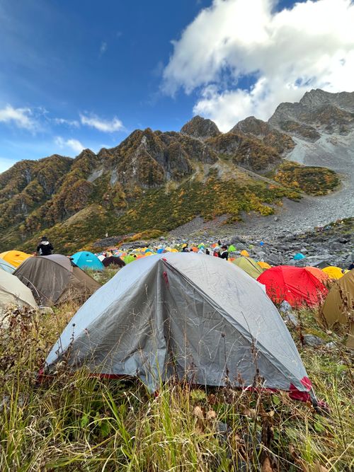 満身創痍の涸沢カール🥾⛺️ 涸沢カール ソロキャンプ グループキャンプ フリーサイト Genさんのキャンプブログ CAMPiii（キャンピー） -キャンプ専用SNS キャンプのすべてがここに集まる-