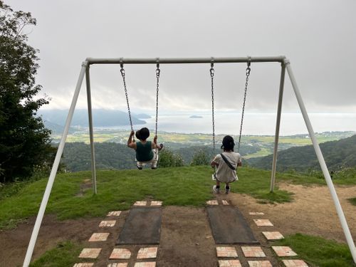 広いサイトでグルキャン ビラデスト 今津 グループキャンプ ファミリーキャンプ 区画サイト オートサイト ヨスケサンバジャロさんのキャンプブログ CAMPiii（キャンピー） -キャンプ専用SNS キャンプのすべてがここに集まる-