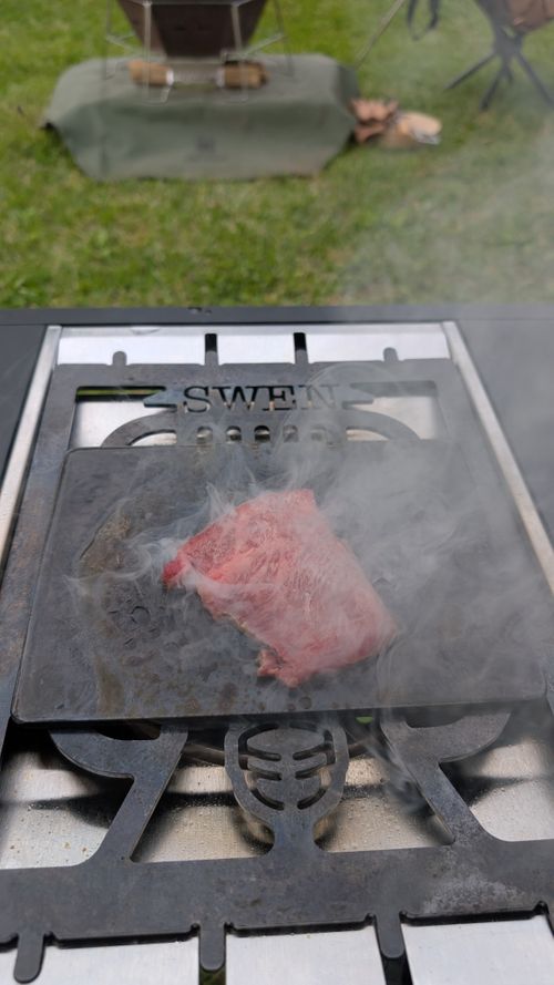 山を見て　肉を焼き　あの人を思ふ ソロキャンプ フリーサイト ヒゲキャンさんのキャンプブログ CAMPiii（キャンピー） -キャンプ専用SNS キャンプのすべてがここに集まる-