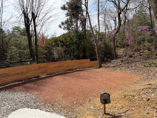 雨だ🌧キャンプに行こう🏕 やはずの森倶楽部 ファミリーキャンプ オートサイト ぐうたら夫婦さんのキャンプブログ CAMPiii（キャンピー） -キャンプ専用SNS キャンプのすべてがここに集まる-